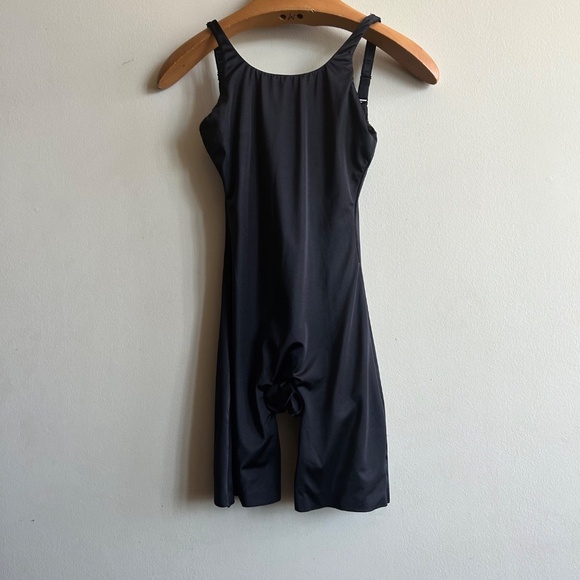 Assets by Spanx Red Hot Label Open Bust Mid-Thigh Bodysuit | Size Medium - Picture 8 of 8